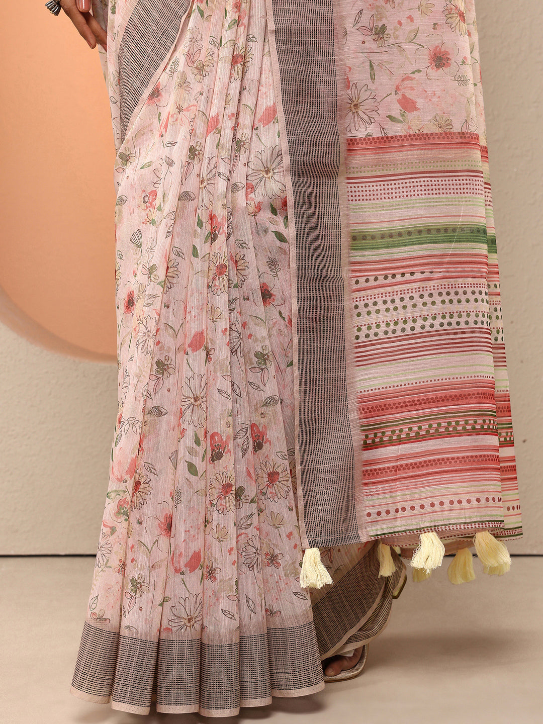 Peach Printed Linen Saree With Unstitched Blouse Piece