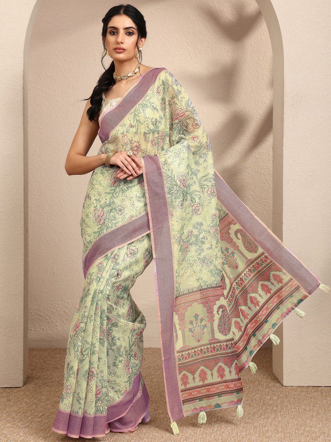 Green Printed Linen Saree With Unstitched Blouse Piece