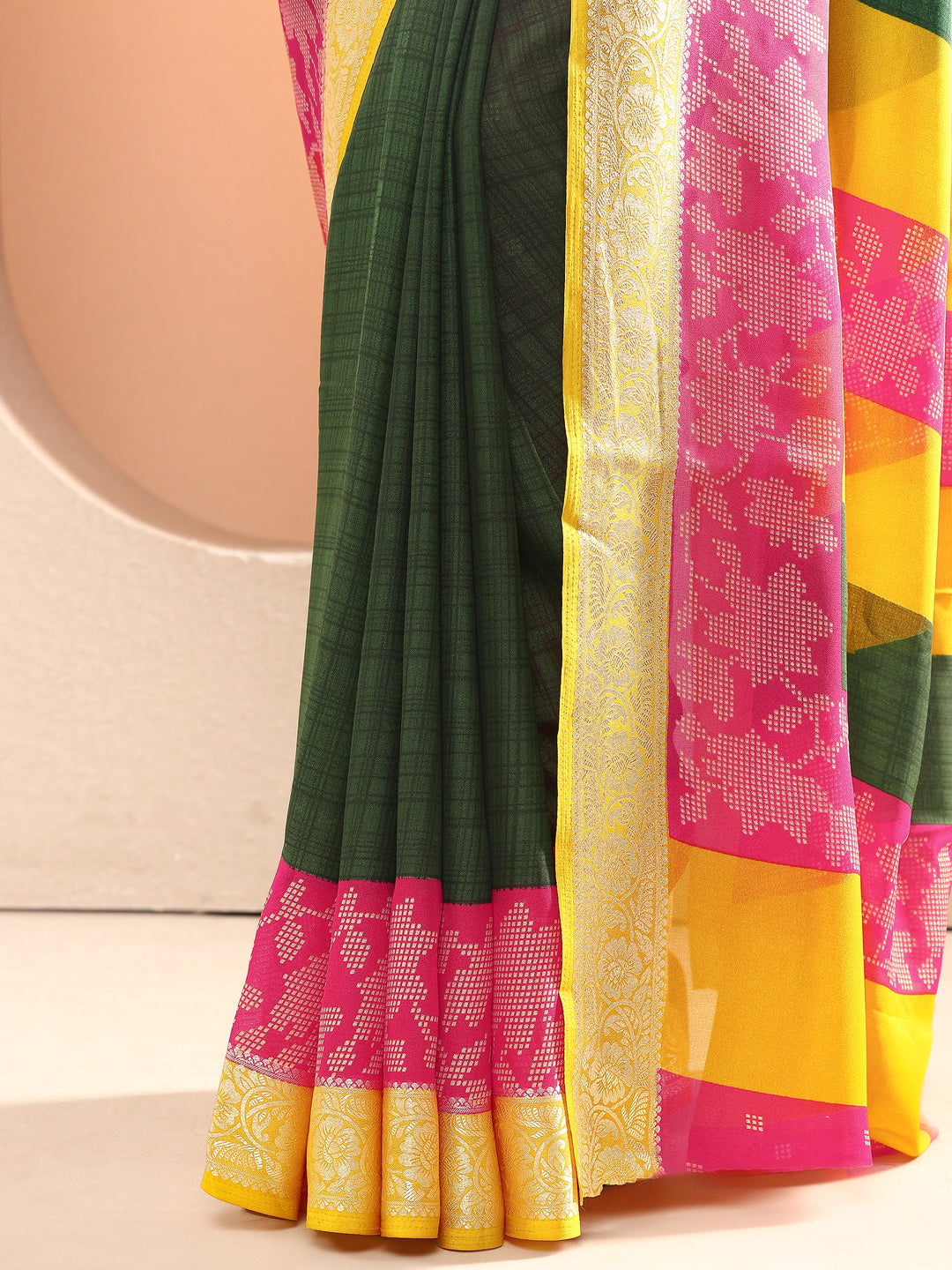 Green Printed Georgette Saree With Unstitched Blouse Piece