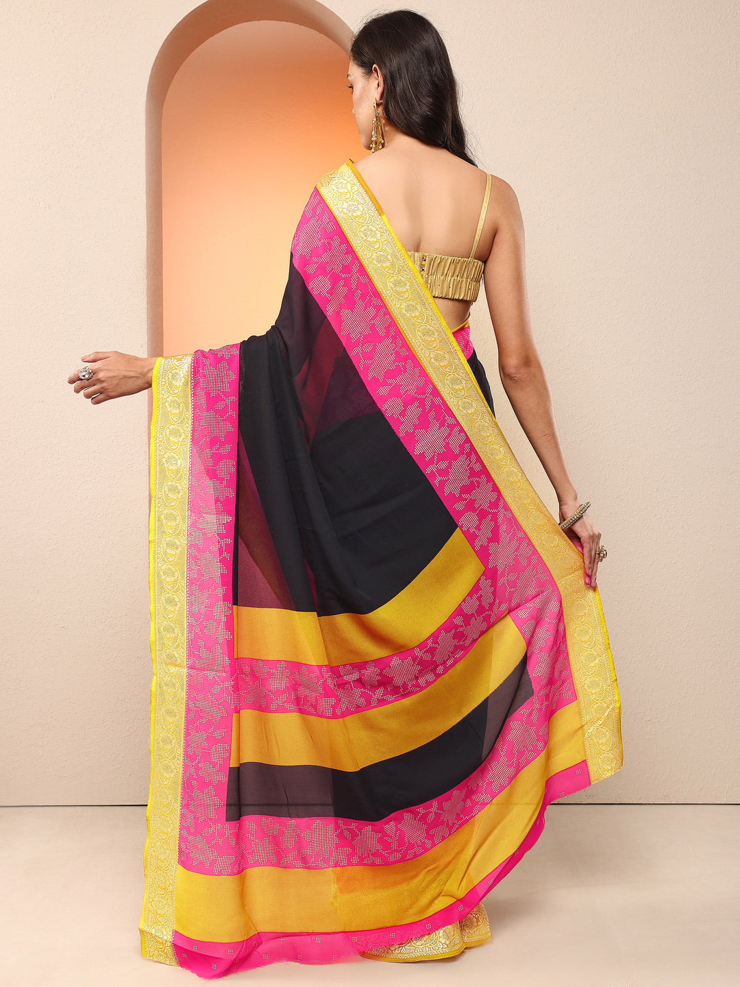 Black Solid Georgette Saree With Unstitched Blouse Piece