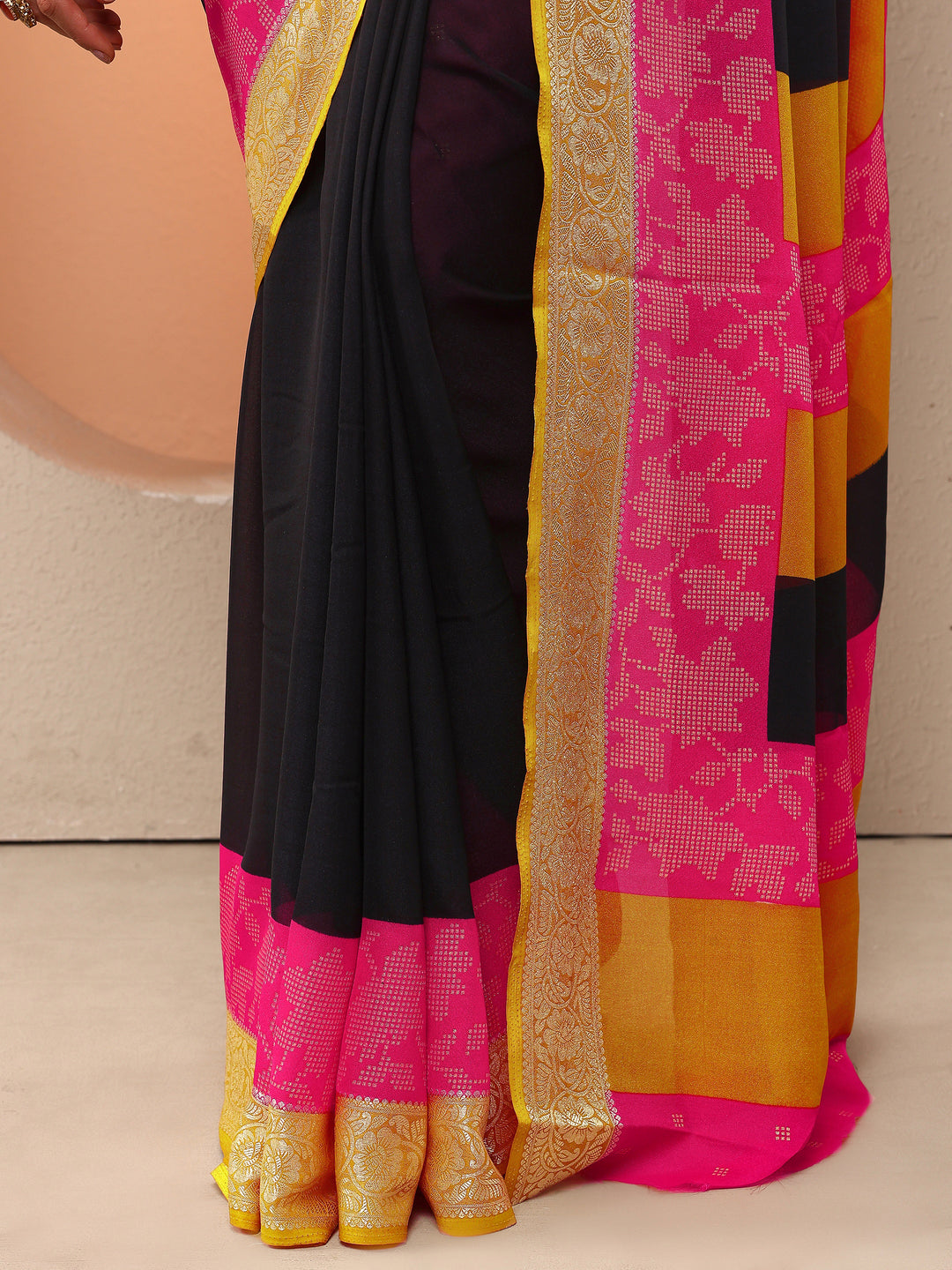 Black Solid Georgette Saree With Unstitched Blouse Piece