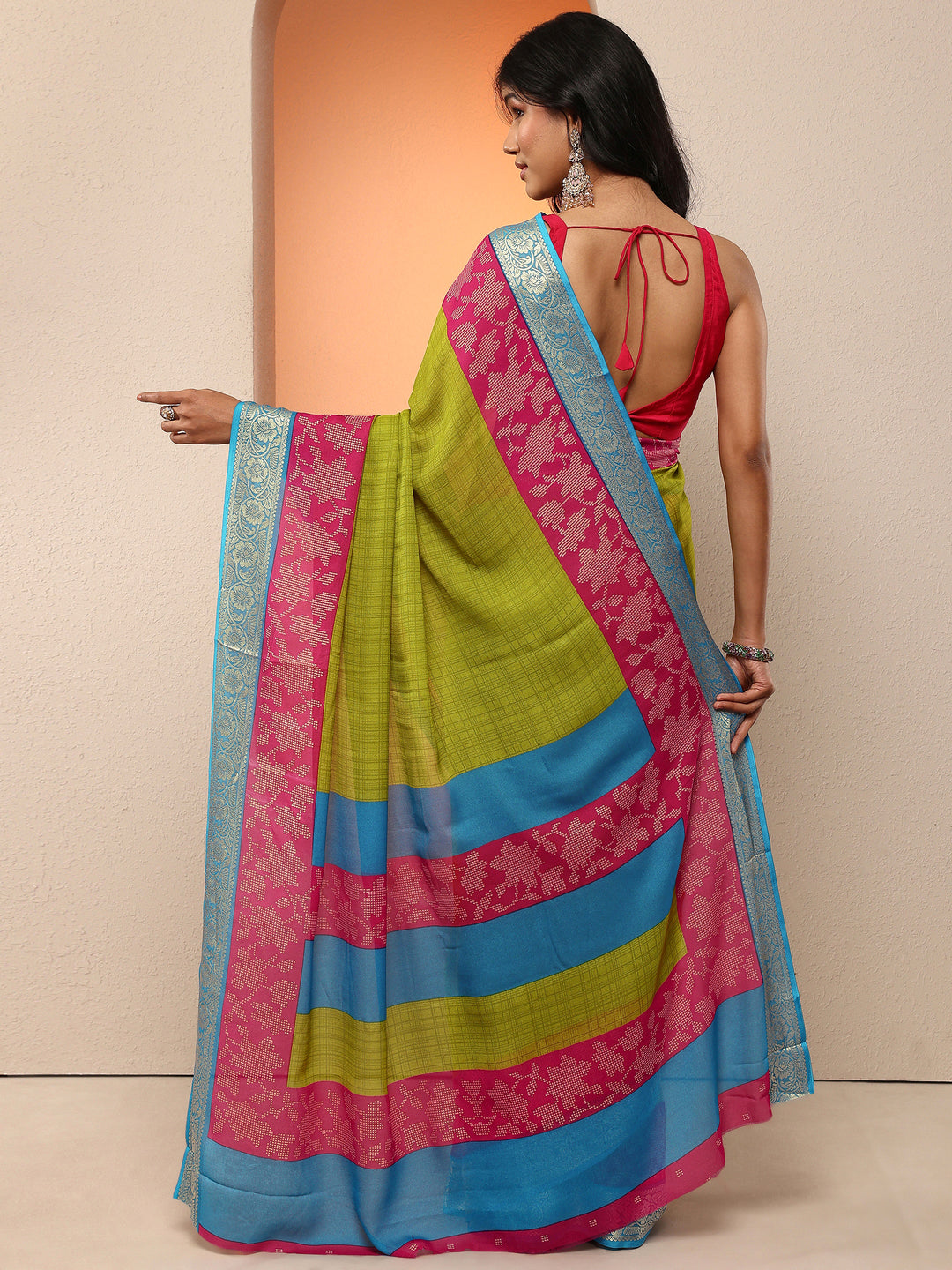 Green Printed Georgette Saree With Unstitched Blouse Piece