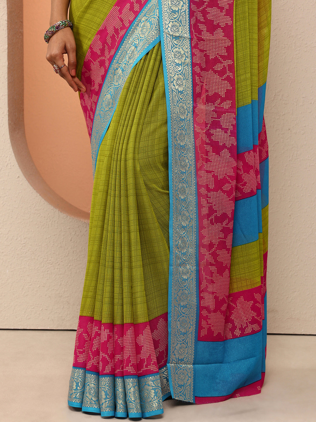Green Printed Georgette Saree With Unstitched Blouse Piece