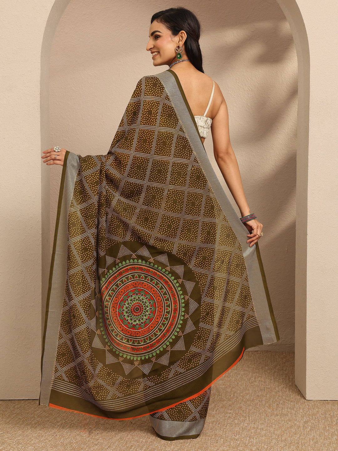 Green Bandhani Printed Georgette Saree With Unstitched Blouse Piece