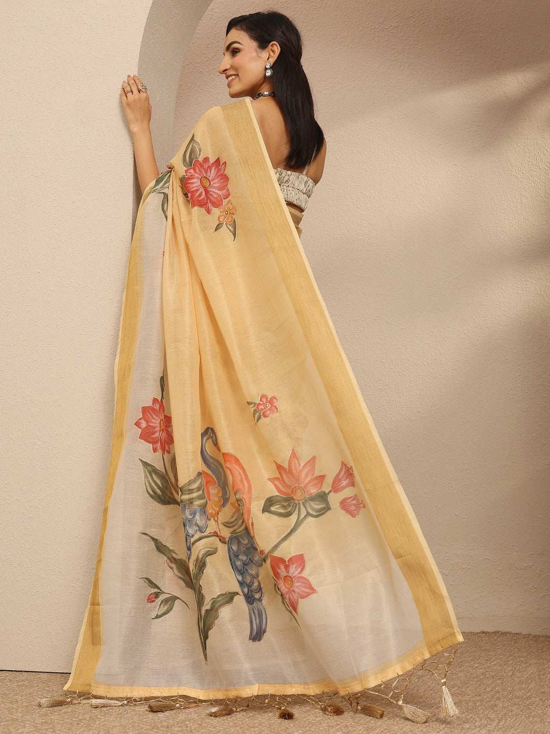 Yellow Embellished Silk Blend Saree With Unstitched Blouse Piece