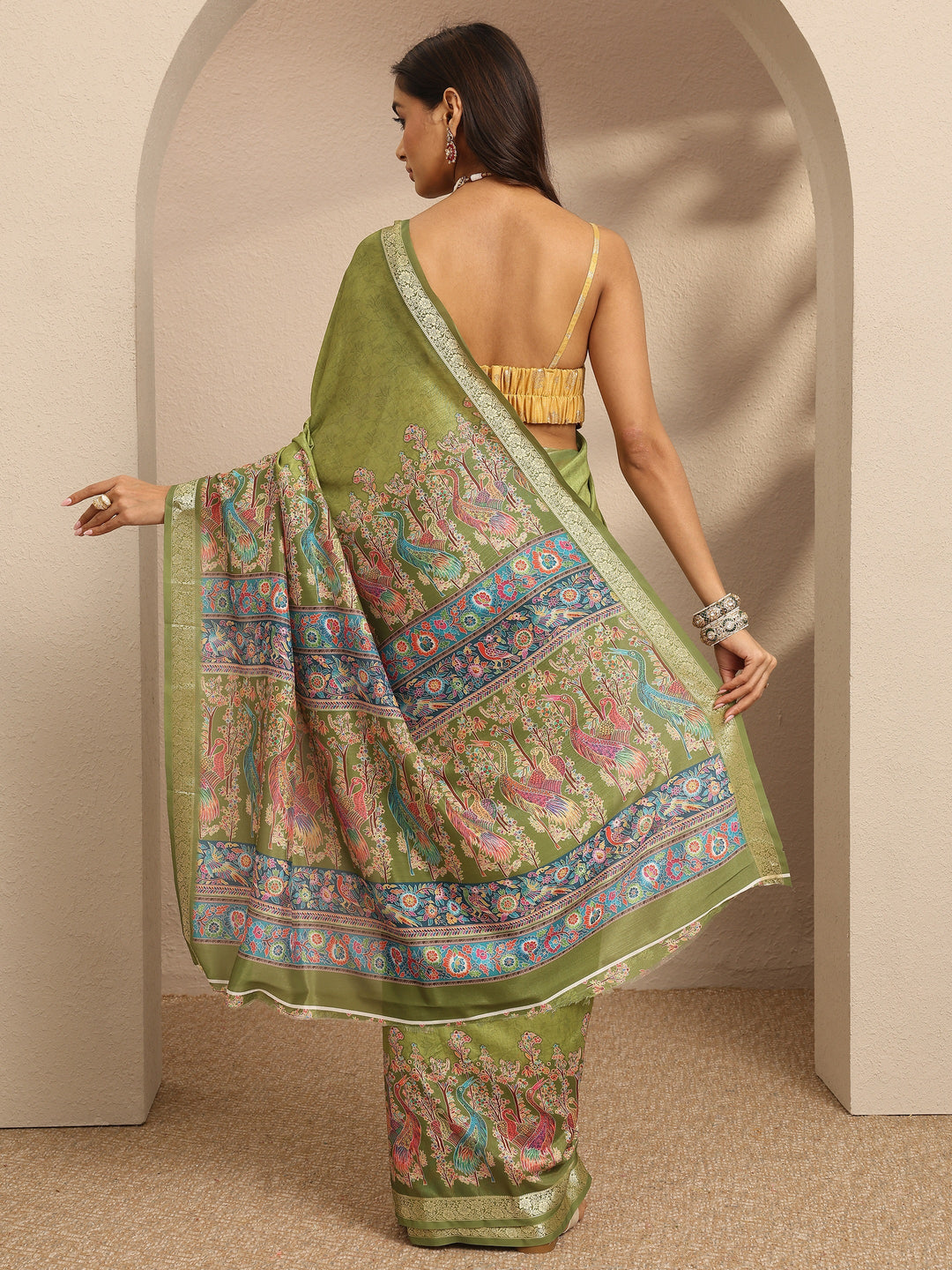 Green Printed Silk Blend Saree With Unstitched Blouse Piece