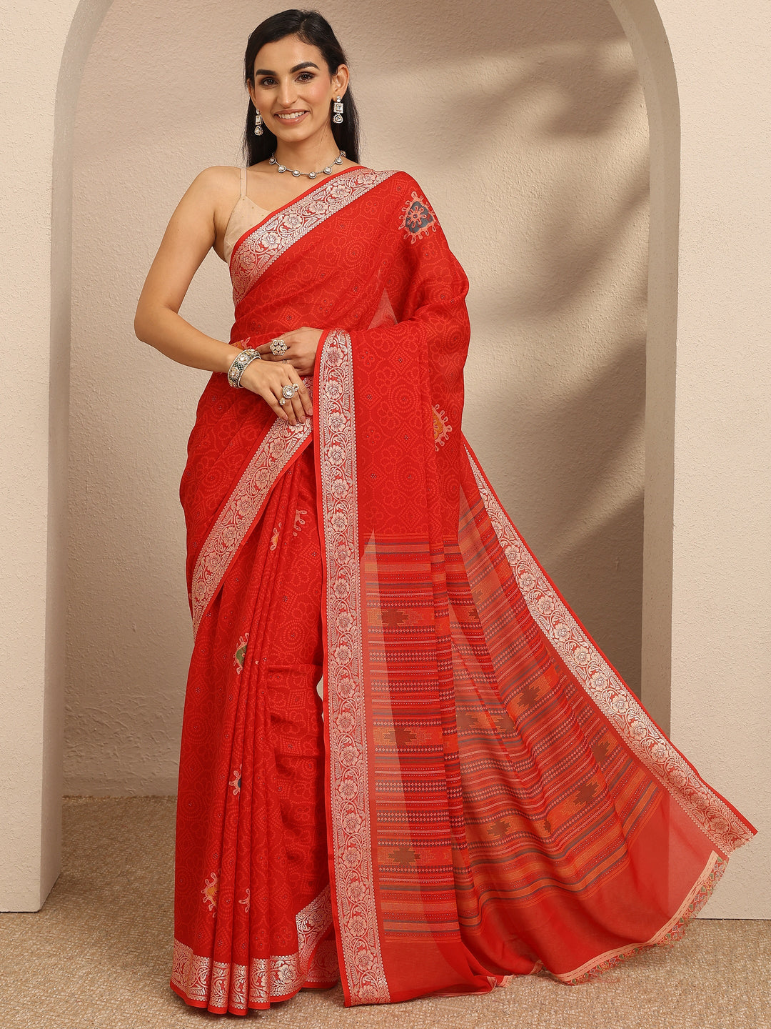 Red Bandhani Printed Georgette Saree With Unstitched Blouse Piece