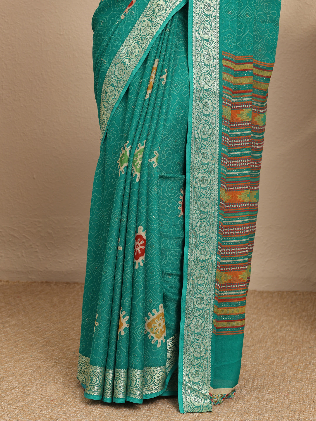 Green Bandhani Printed Georgette Saree With Unstitched Blouse Piece