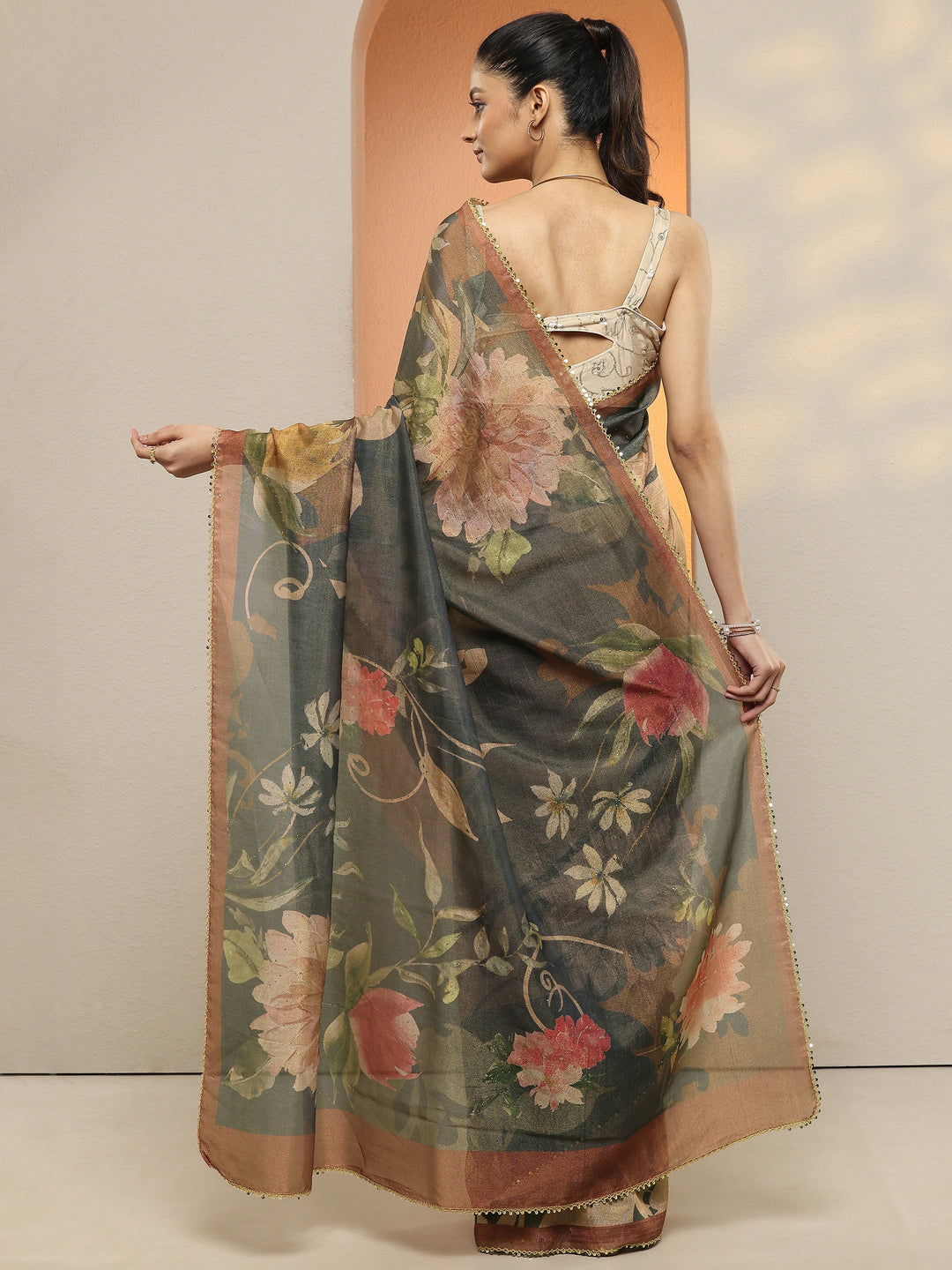 Brown Printed Silk Blend Saree With Unstitched Blouse Piece
