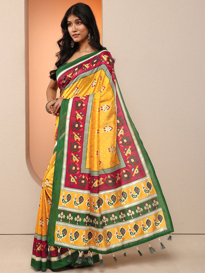 Mustard Printed Silk Blend Saree With Unstitched Blouse Piece