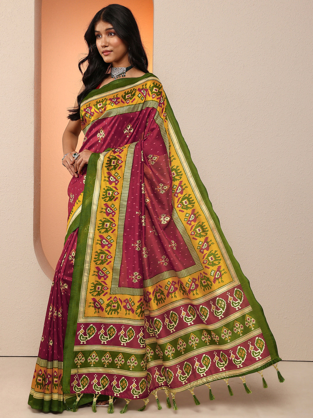 Maroon Printed Silk Blend Saree With Unstitched Blouse Piece