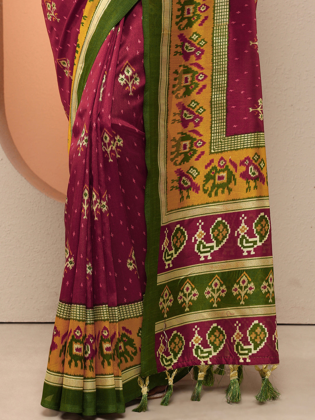 Maroon Printed Silk Blend Saree With Unstitched Blouse Piece