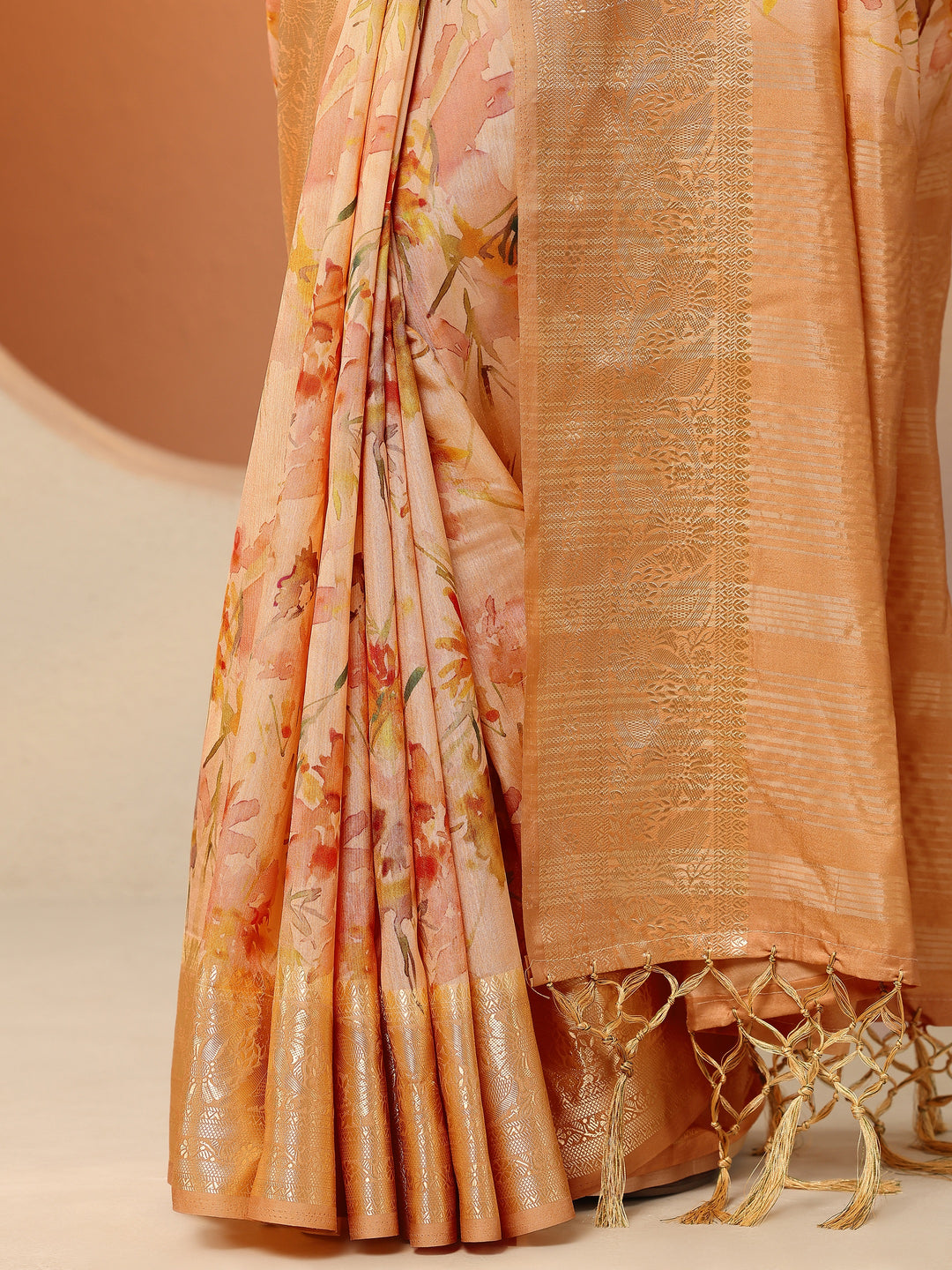 Peach Printed Silk Blend Saree With Unstitched Blouse Piece