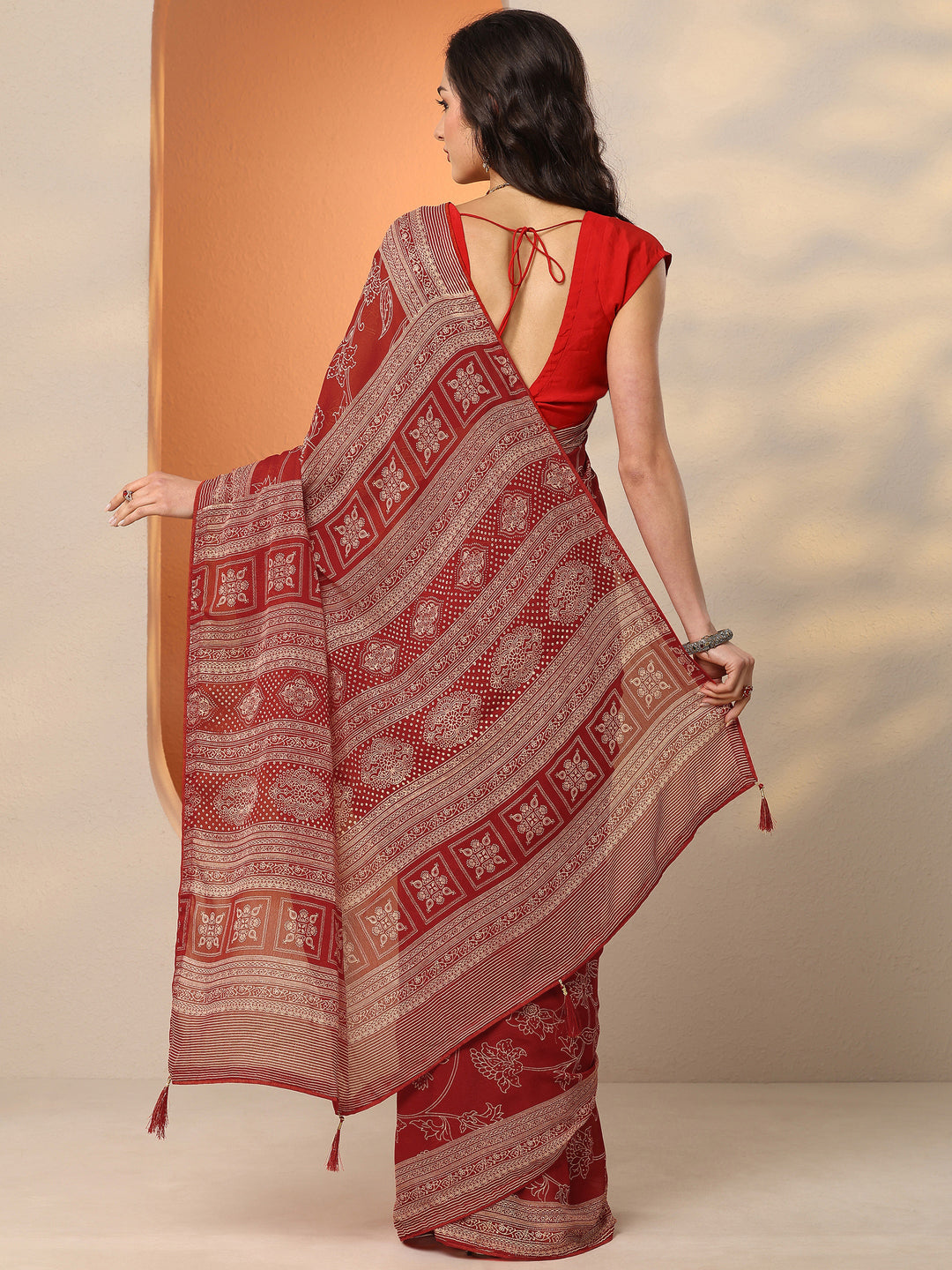 Red Printed Georgette Saree With Unstitched Blouse Piece