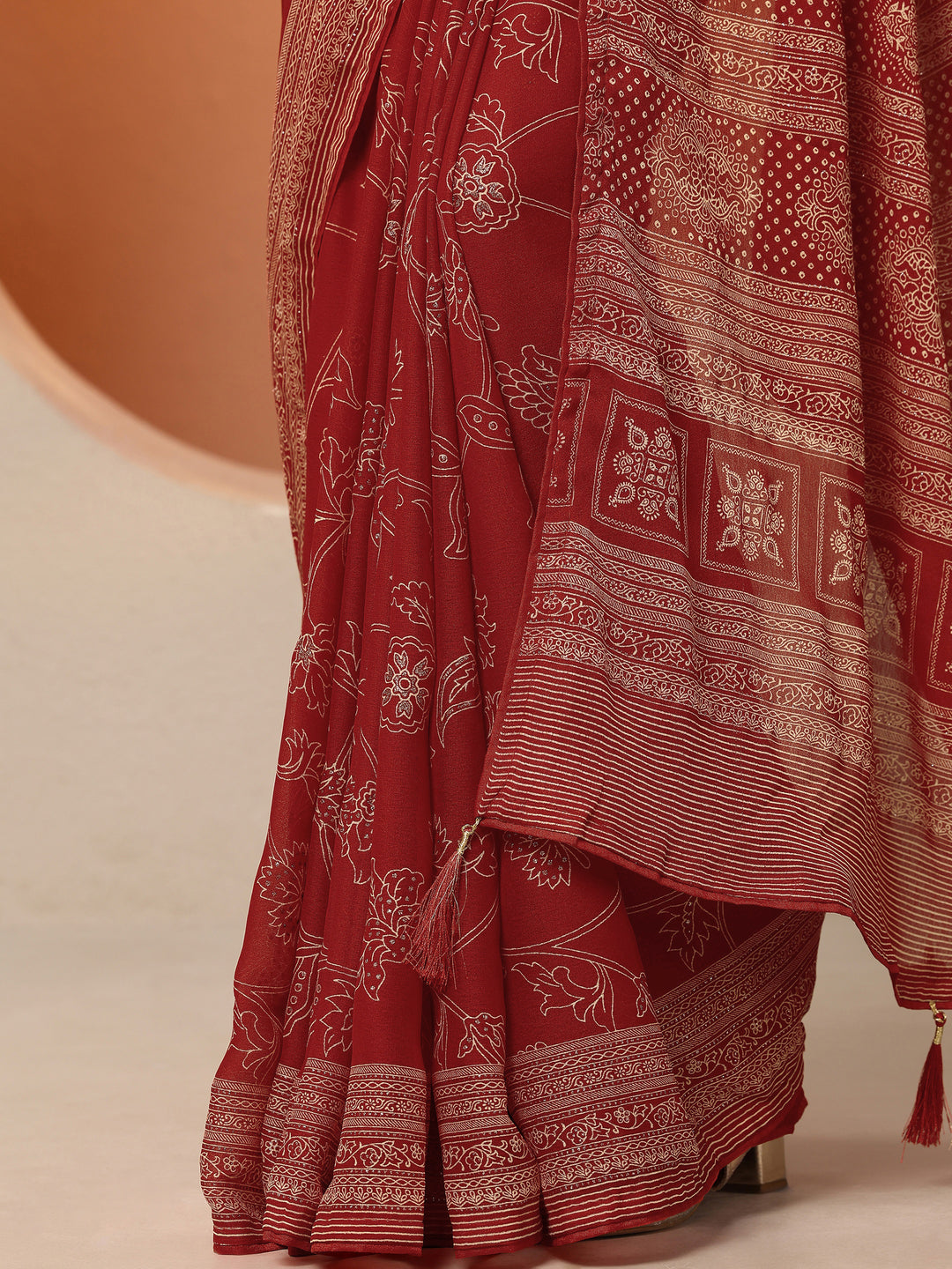 Red Printed Georgette Saree With Unstitched Blouse Piece