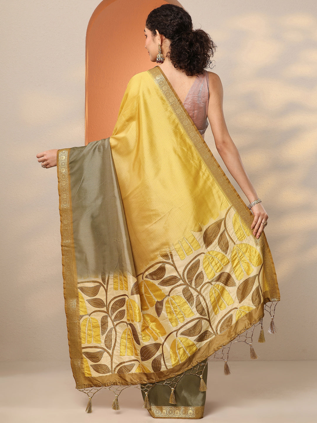 Mustard Embellished Silk Blend Saree With Unstitched Blouse Piece