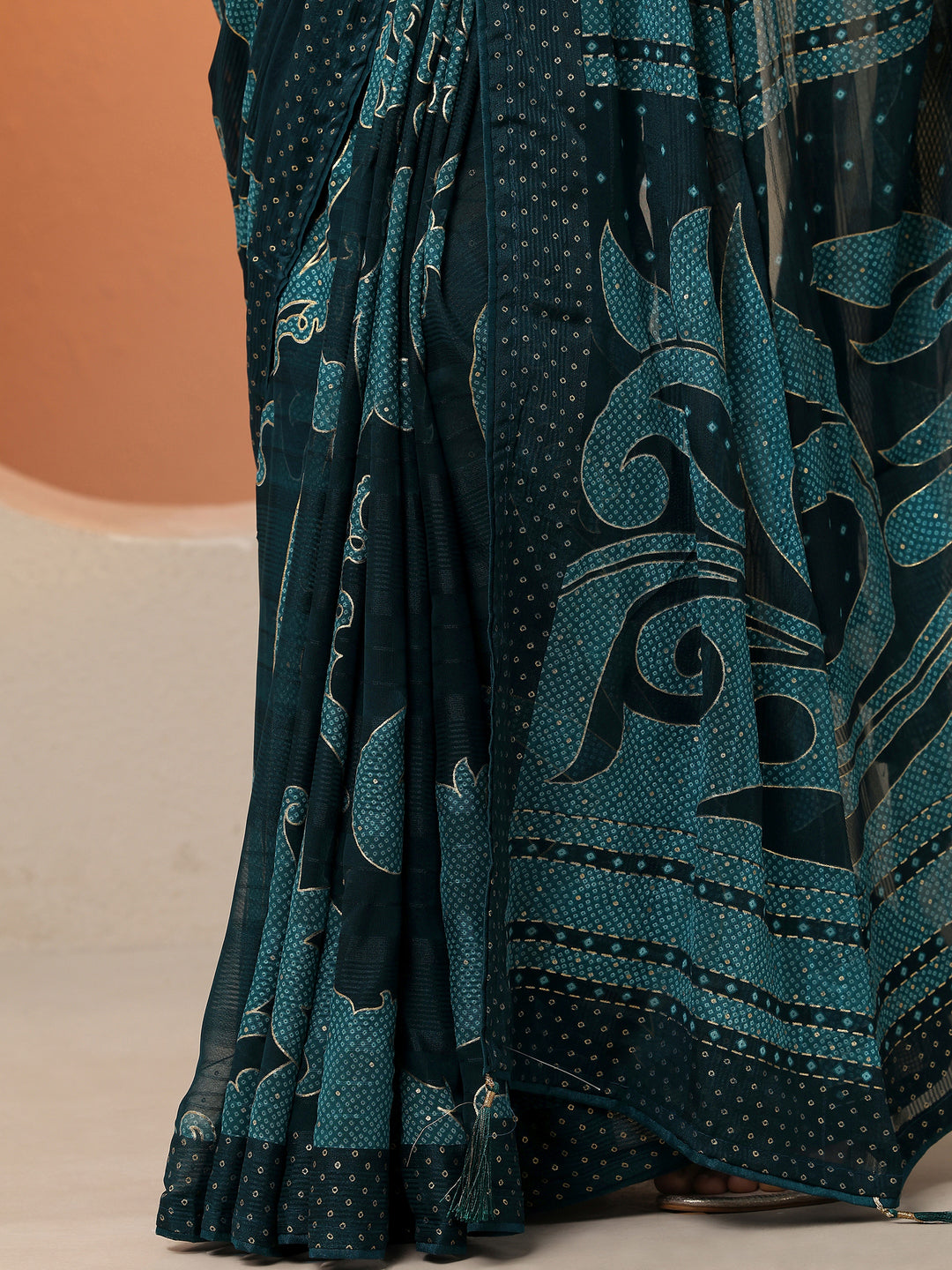 Navy Blue Bandhani Printed Georgette Saree With Unstitched Blouse Piece