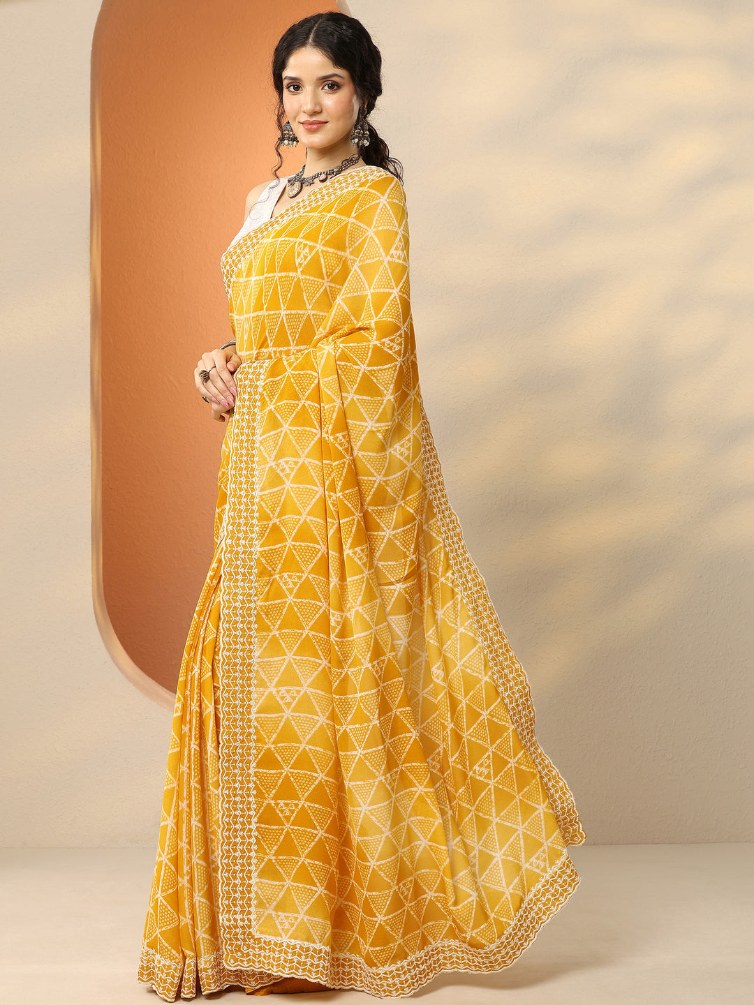 Mustard Bandhani Printed Georgette Saree With Unstitched Blouse Piece