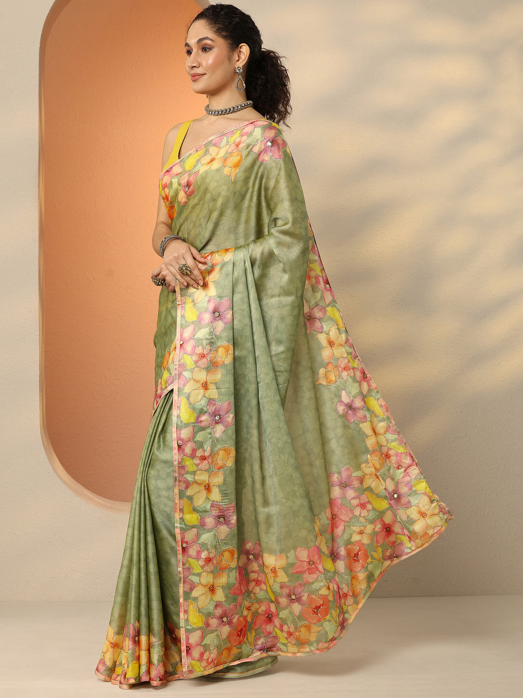 Green Printed Silk Blend Saree With Unstitched Blouse Piece
