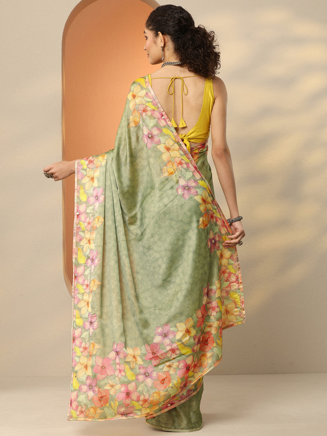 Green Printed Silk Blend Saree With Unstitched Blouse Piece