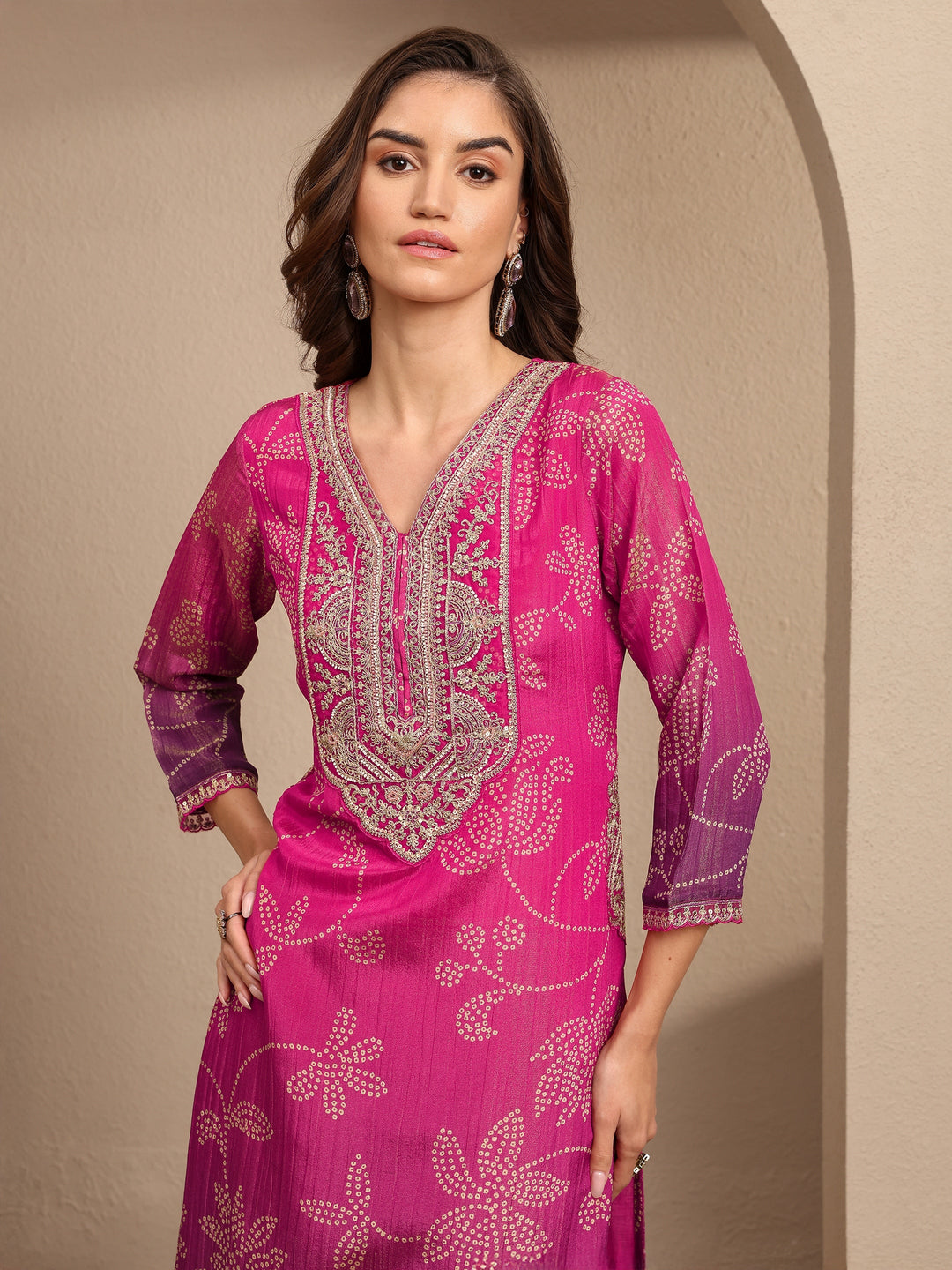 Pink Bandhani Printed Silk blend Straight Suit Set With Dupatta