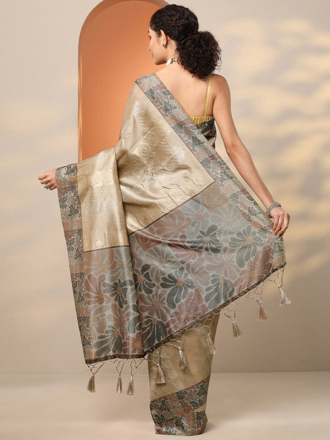 Green Printed Silk Blend Saree With Unstitched Blouse Piece