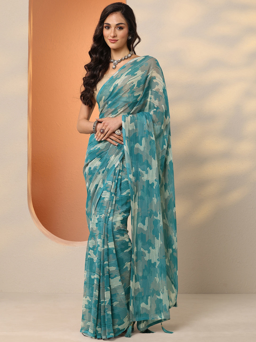 Green Printed Georgette Saree With Unstitched Blouse Piece