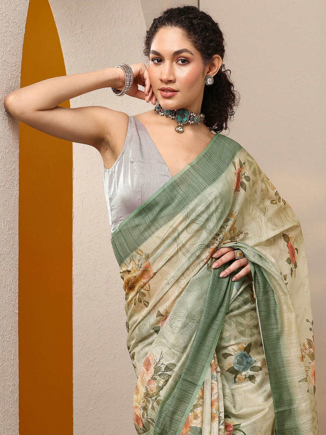 Green Printed Silk Blend Saree With Unstitched Blouse Piece