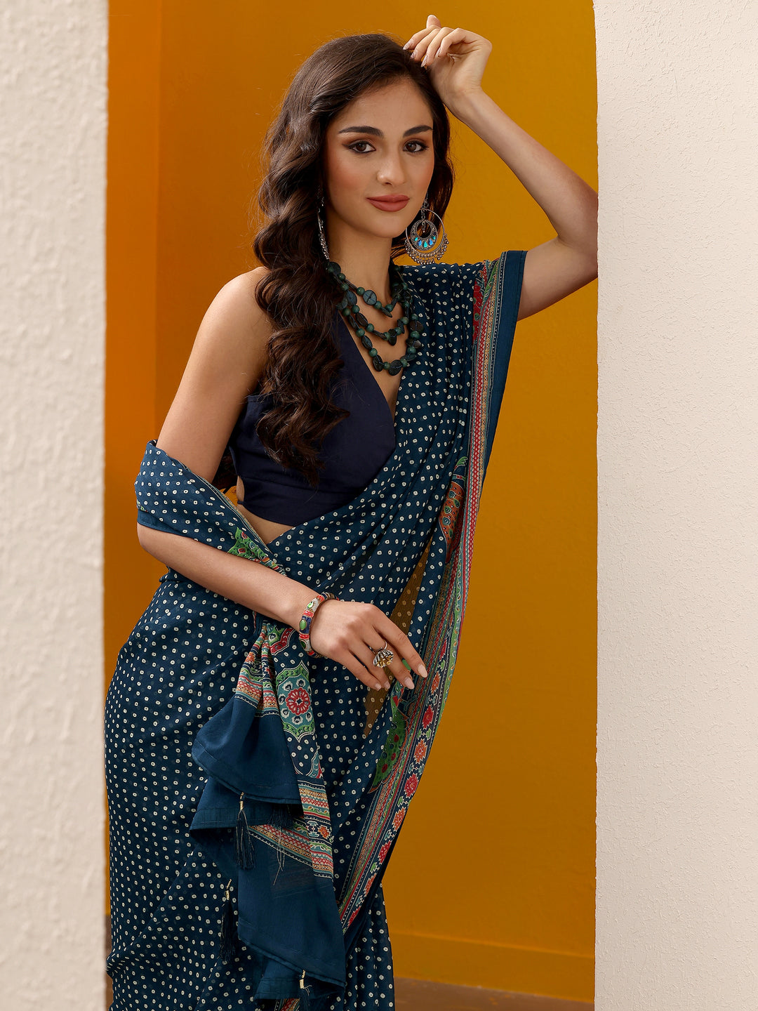 Navy Blue Bandhani Printed Silk Blend Saree With Unstitched Blouse Piece