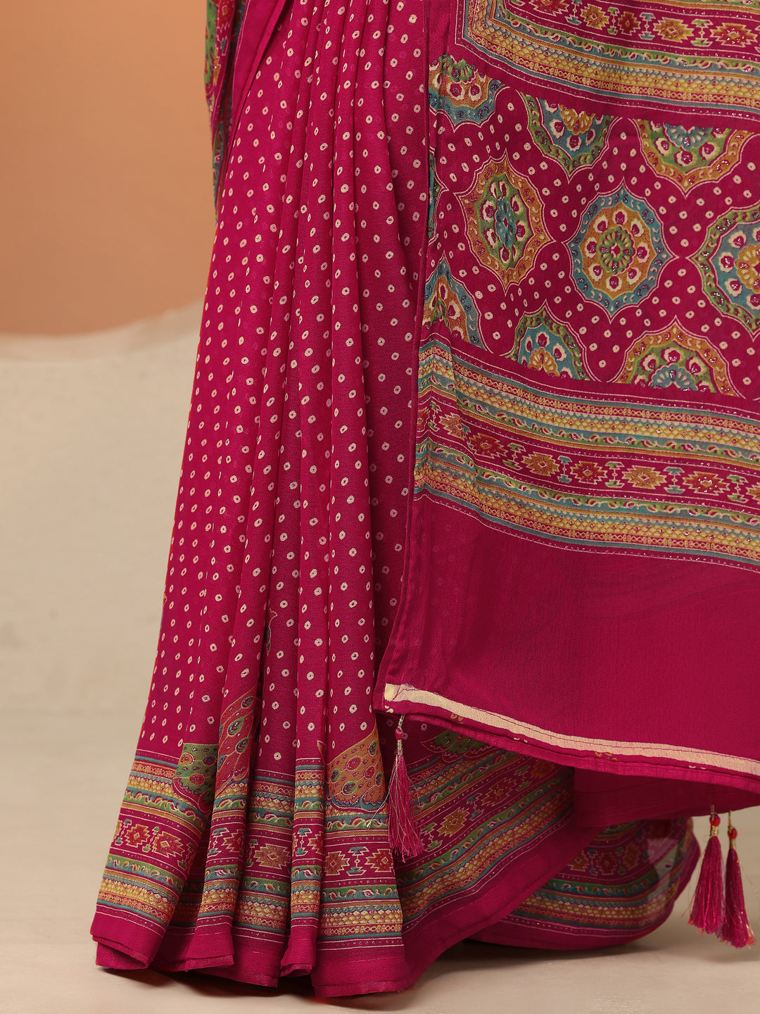 Pink Bandhani Printed Silk Blend Saree With Unstitched Blouse Piece