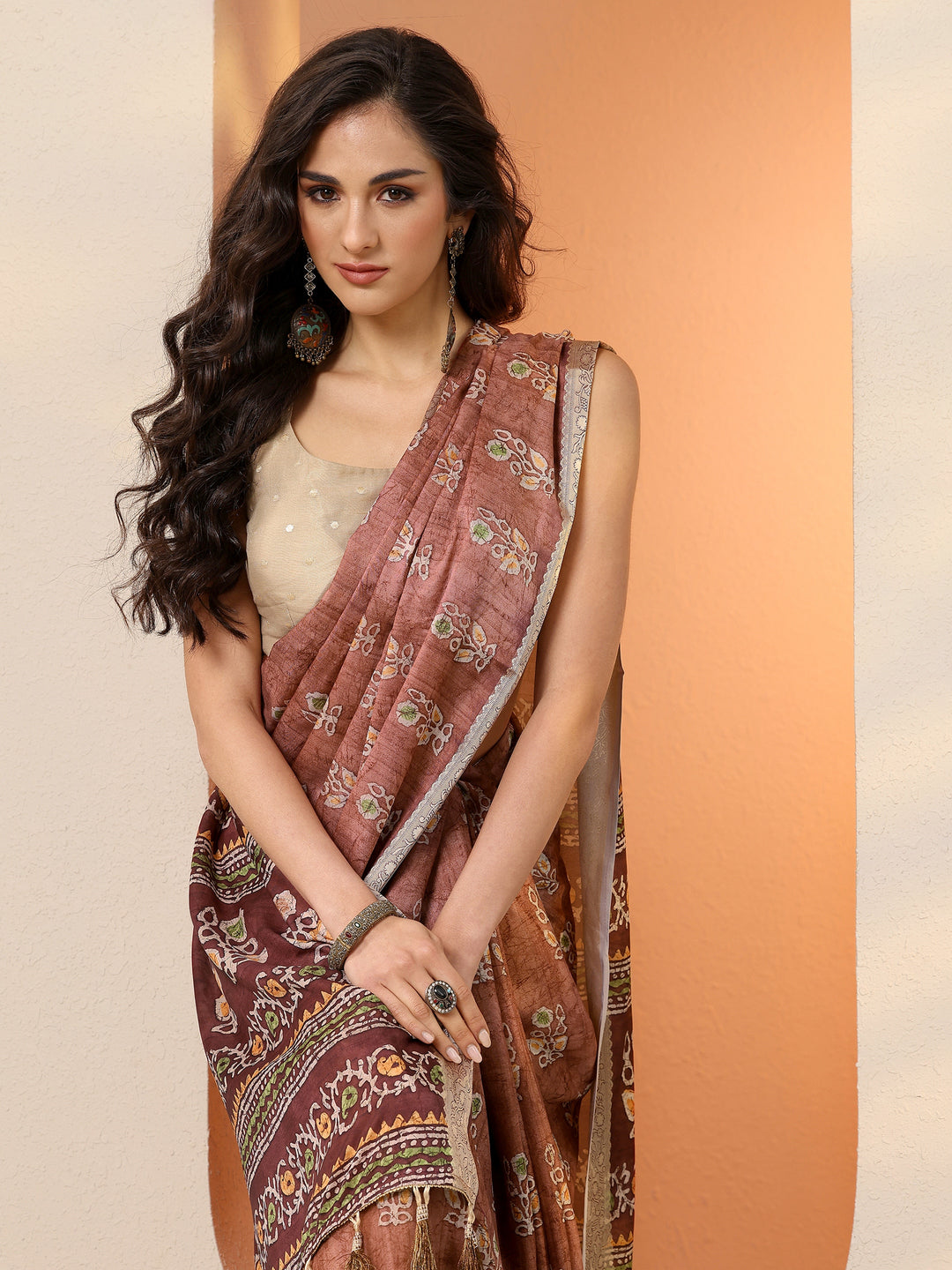 Brown Printed Silk Blend Saree With Unstitched Blouse Piece