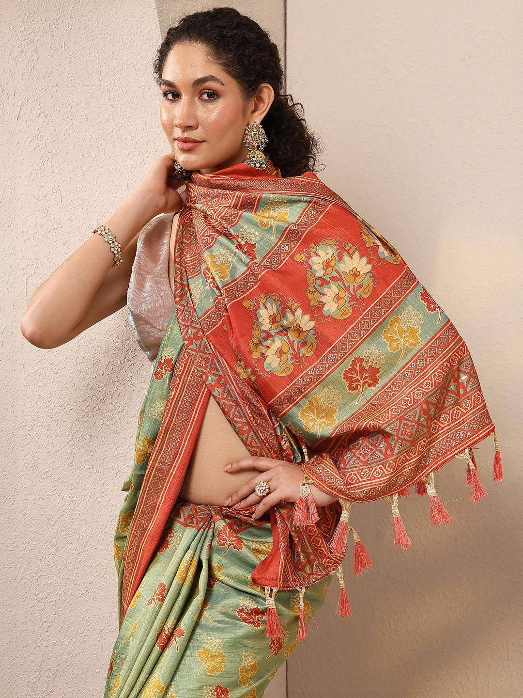 Green Printed Silk Blend Saree With Unstitched Blouse Piece