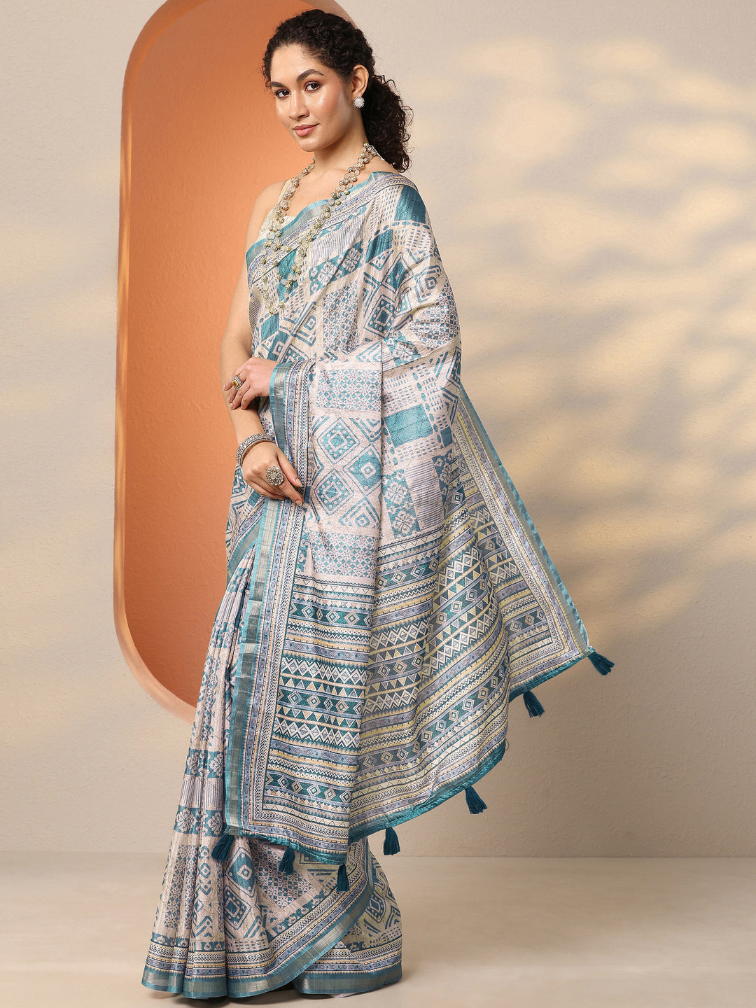 Green Printed Silk Blend Saree With Unstitched Blouse Piece