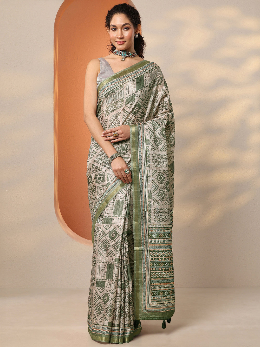 Green Printed Silk Blend Saree With Unstitched Blouse Piece