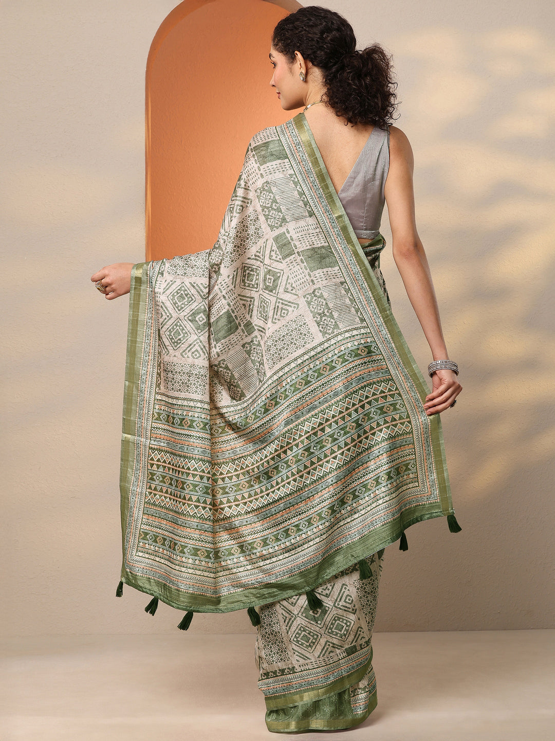 Green Printed Silk Blend Saree With Unstitched Blouse Piece