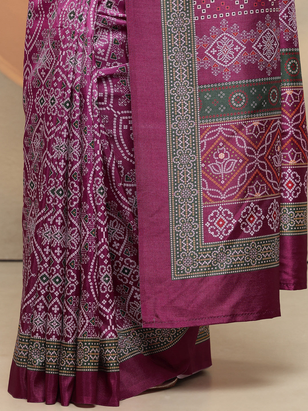 Pink Bandhani Printed Silk Blend Saree With Unstitched Blouse Piece