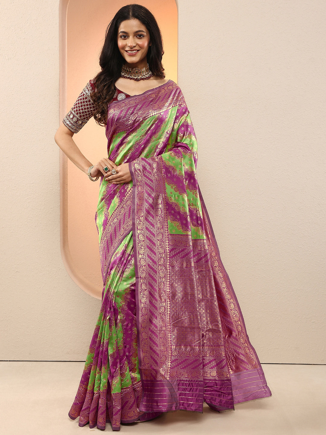 Green Woven Design Silk Blend Sarees With Unstitched Blouse Piece