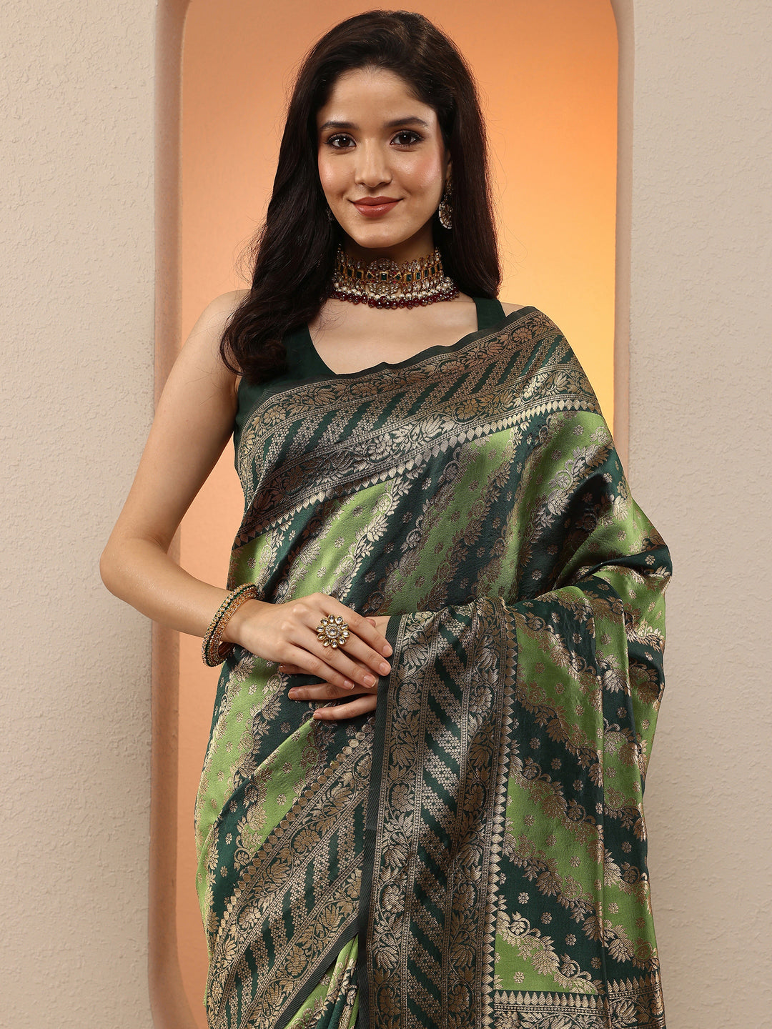 Green Woven Design Silk Blend Saree With Unstitched Blouse Piece