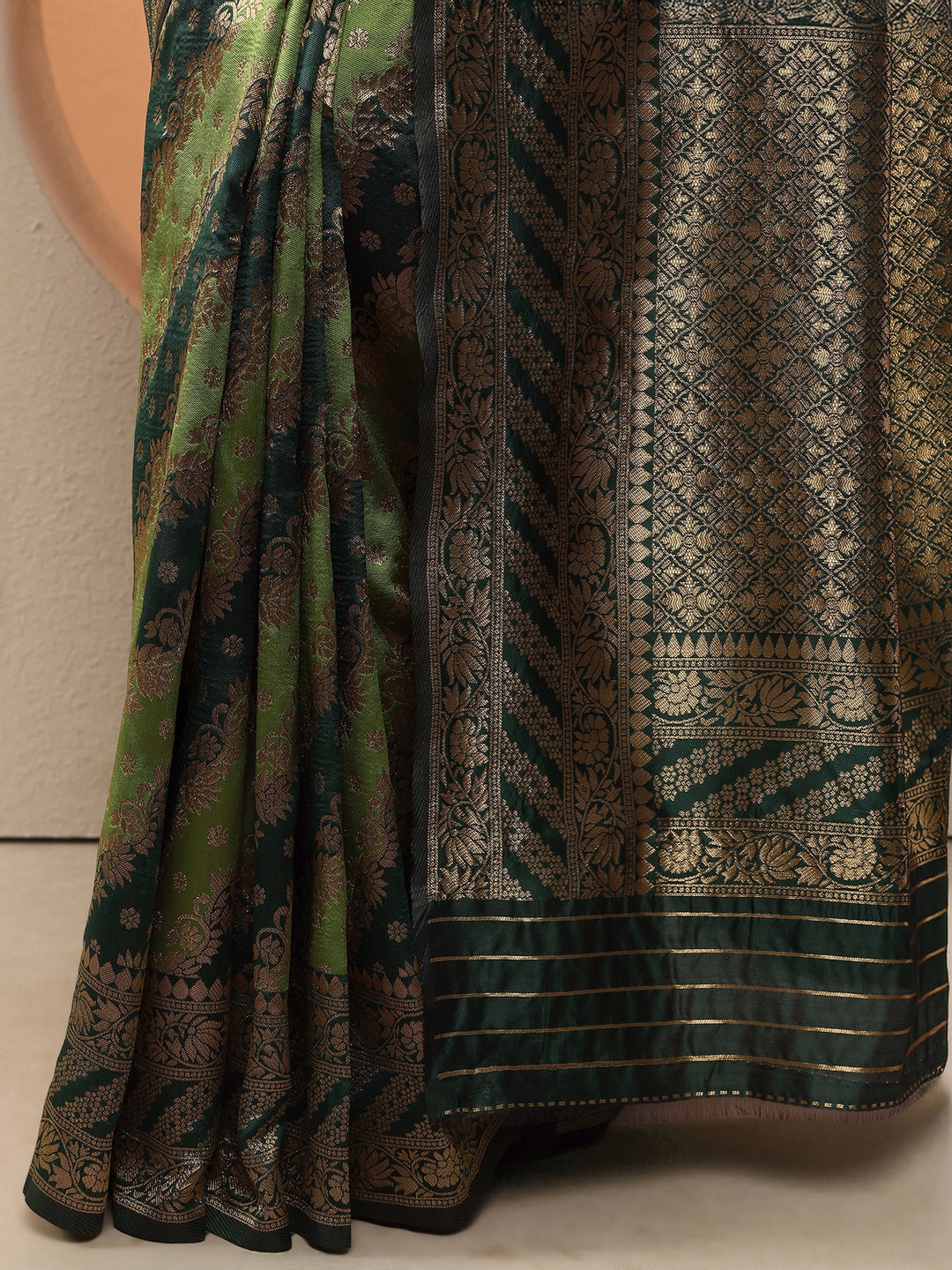 Green Woven Design Silk Blend Saree With Unstitched Blouse Piece