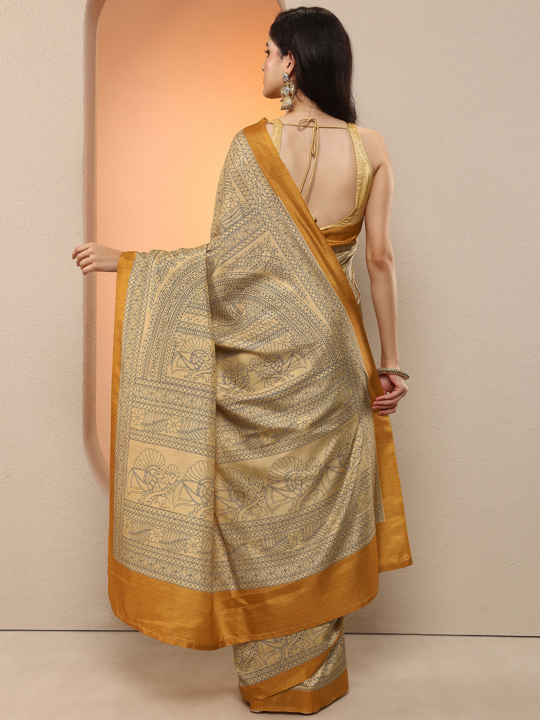 Gold Printed Silk Blend Saree With Unstitched Blouse Piece