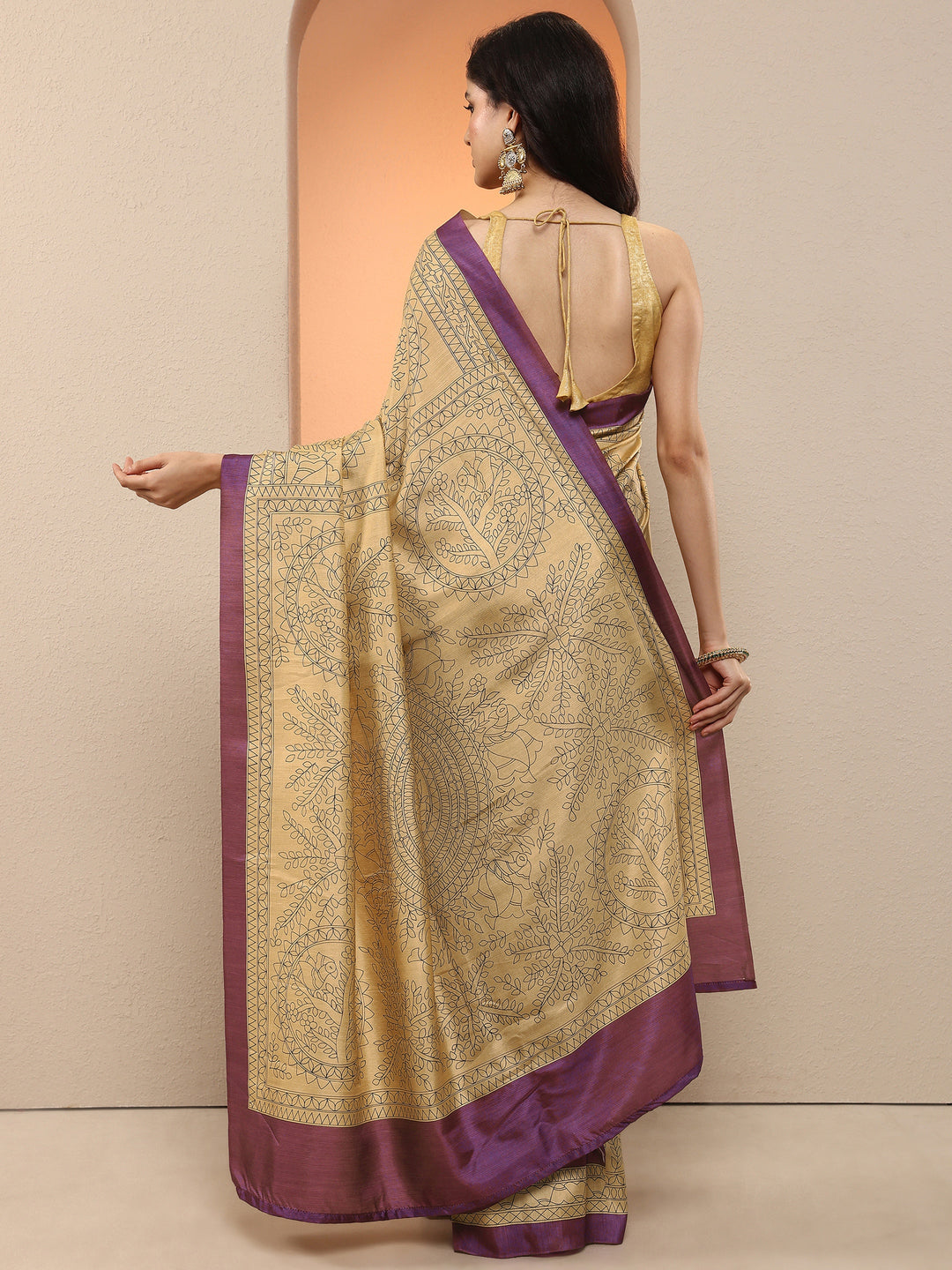 Gold Printed Silk Blend Saree With Unstitched Blouse Piece