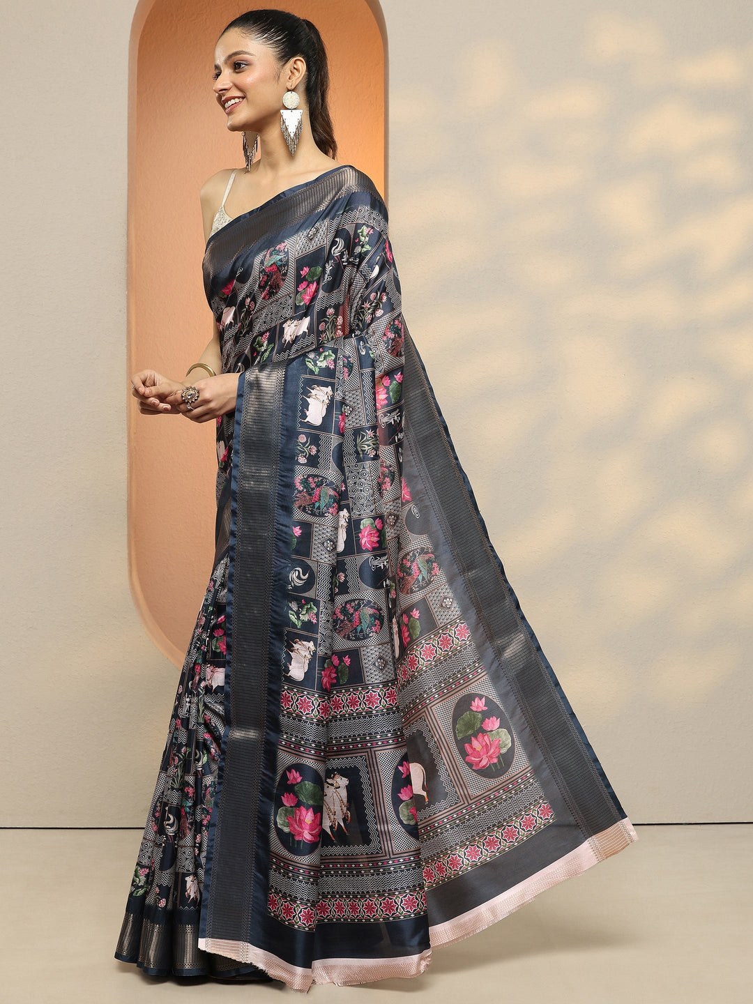 Navy Blue Printed Silk Blend Saree With Unstitched Blouse Piece