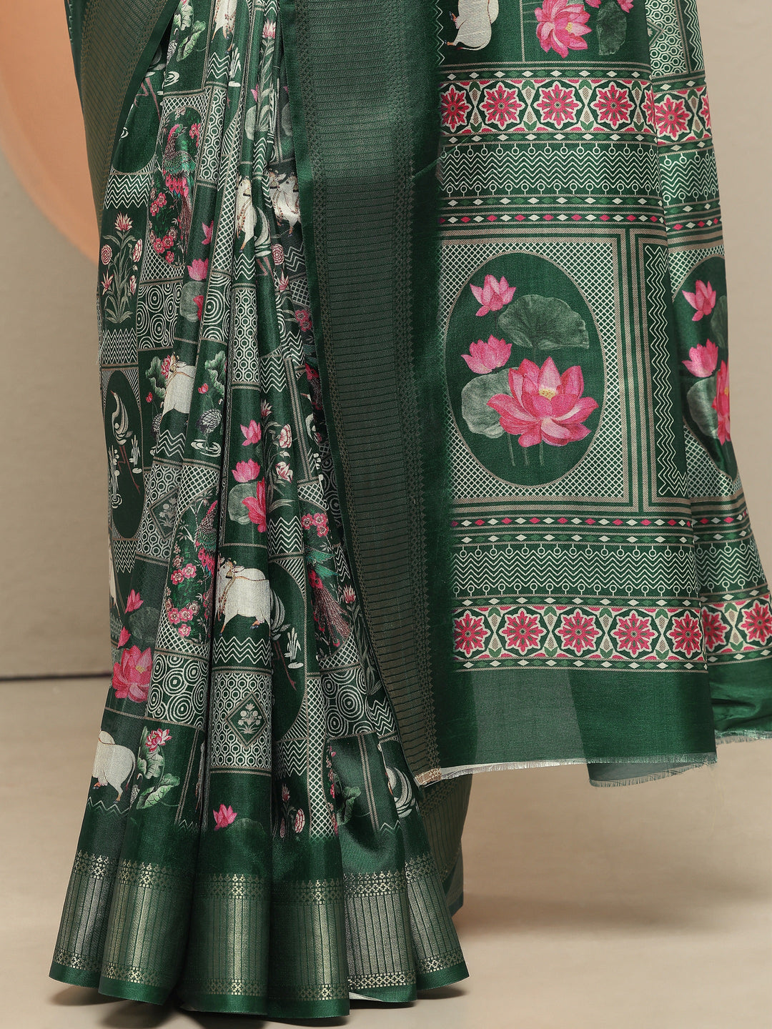 Green Printed Silk Blend Saree With Unstitched Blouse Piece