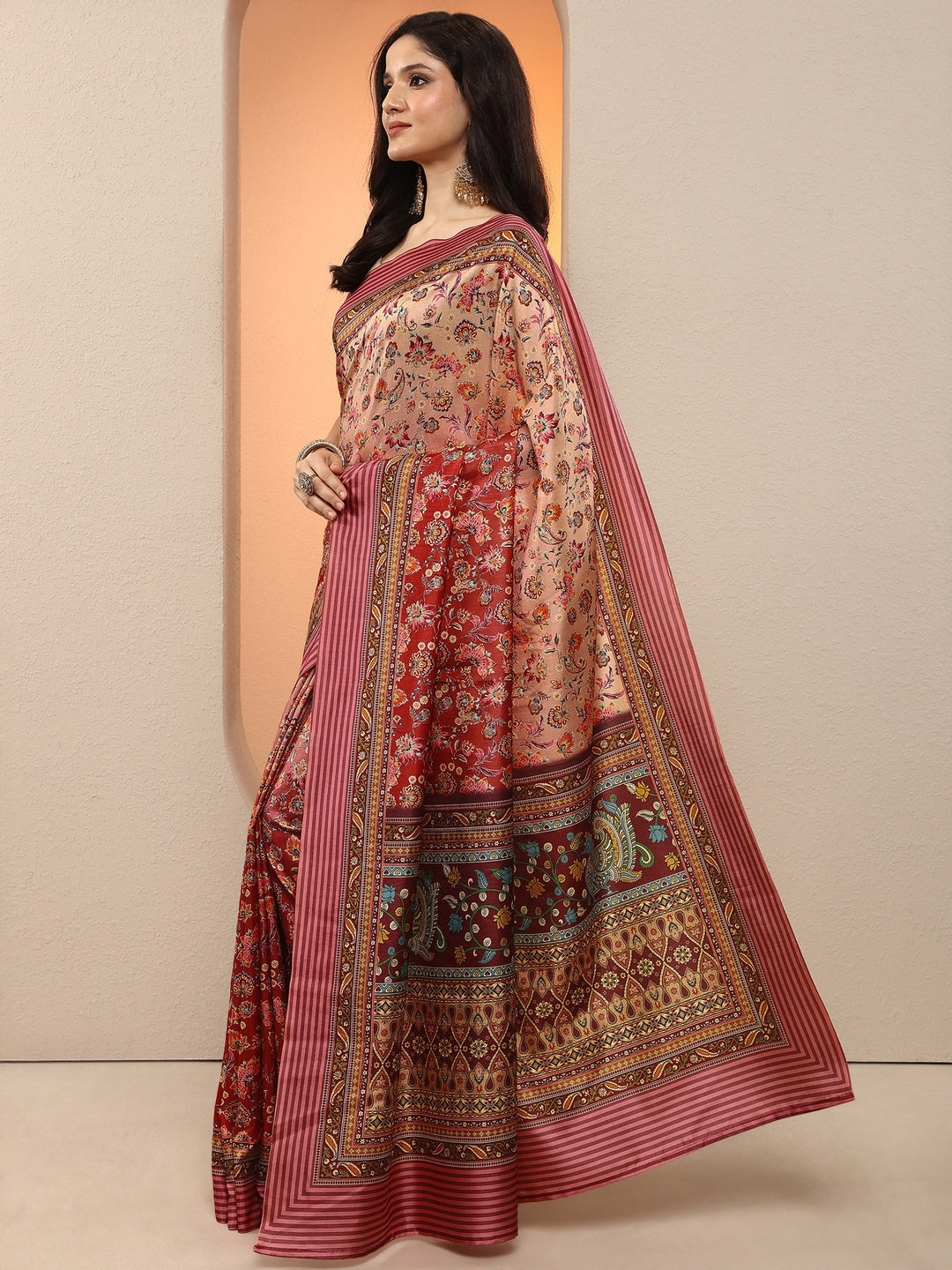Peach Printed Silk Blend Saree With Unstitched Blouse Piece