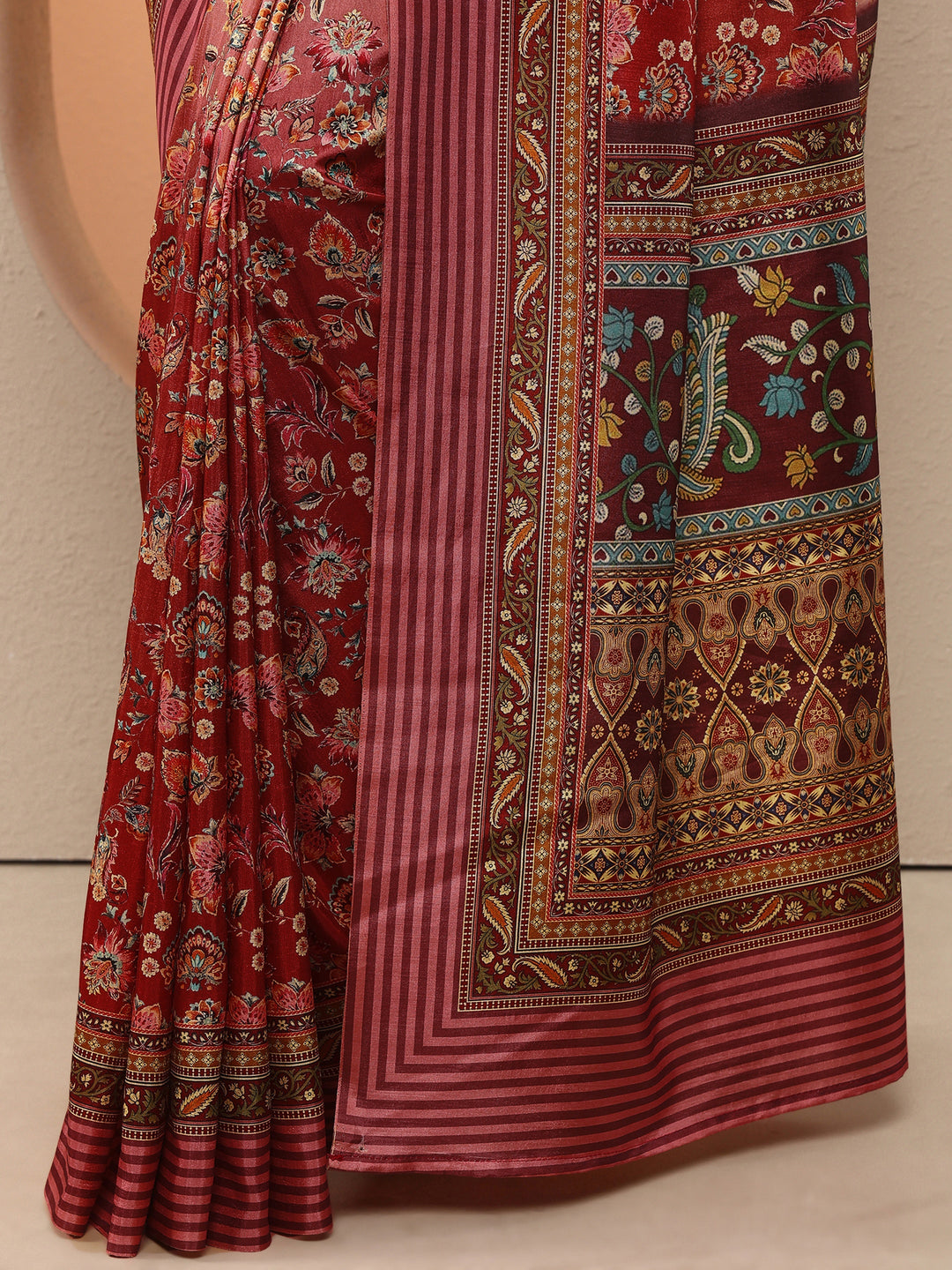 Peach Printed Silk Blend Saree With Unstitched Blouse Piece