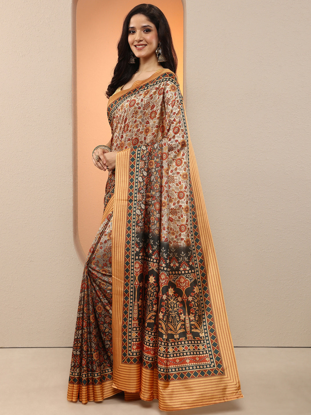 Grey Printed Silk Blend Saree With Unstitched Blouse Piece