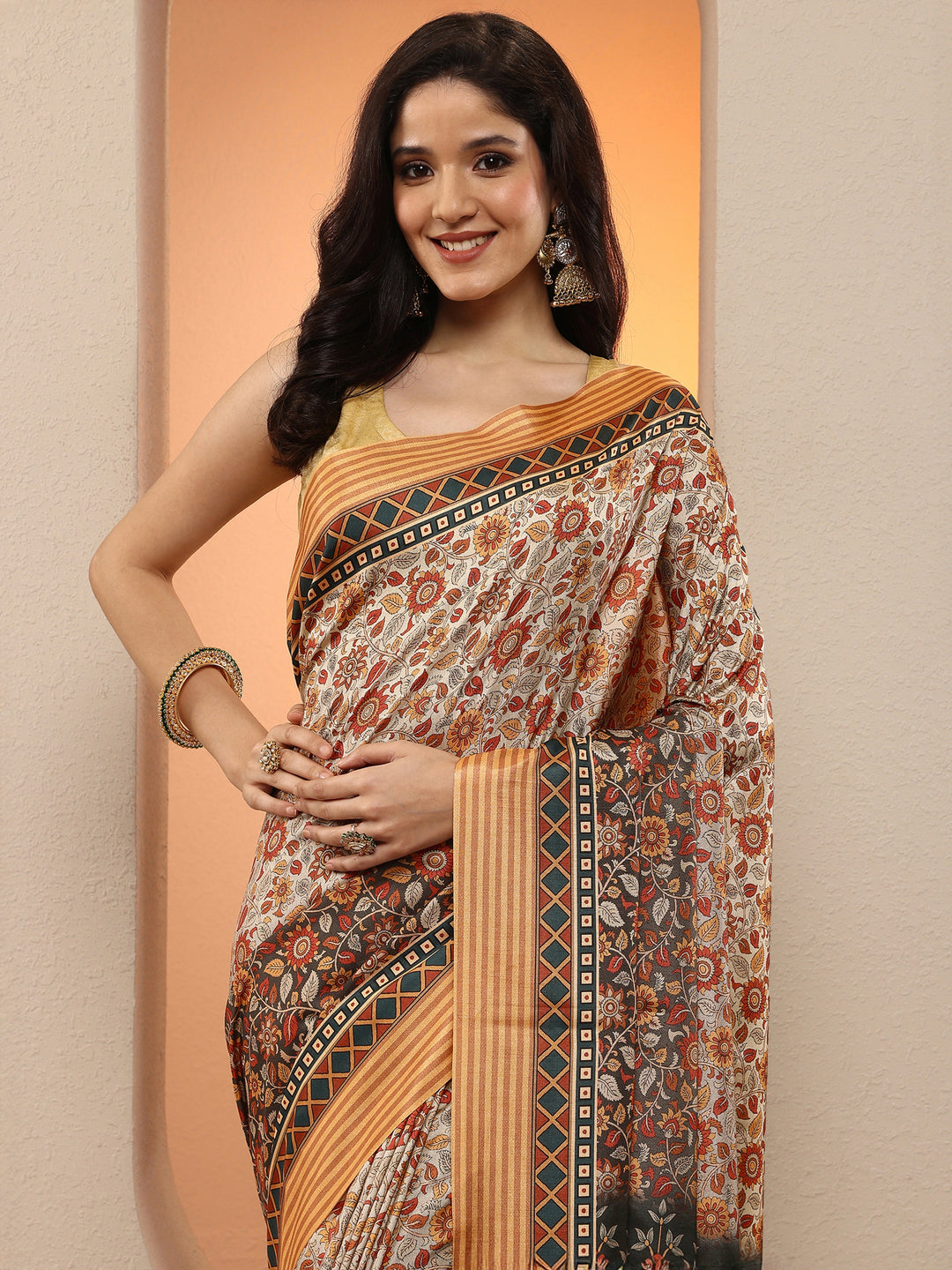 Grey Printed Silk Blend Saree With Unstitched Blouse Piece
