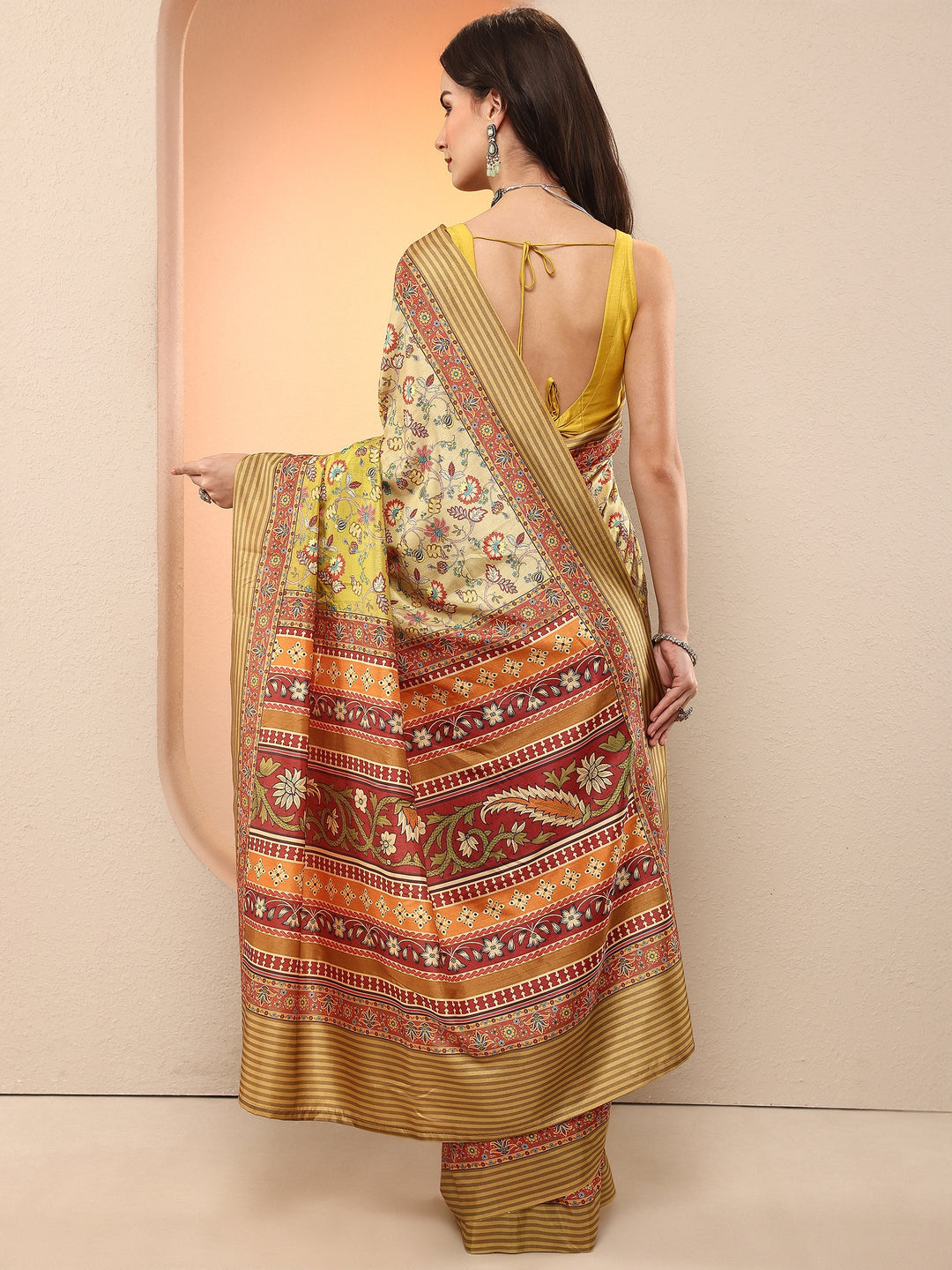 Green Printed Silk Blend Sarees With Unstitched Blouse Piece