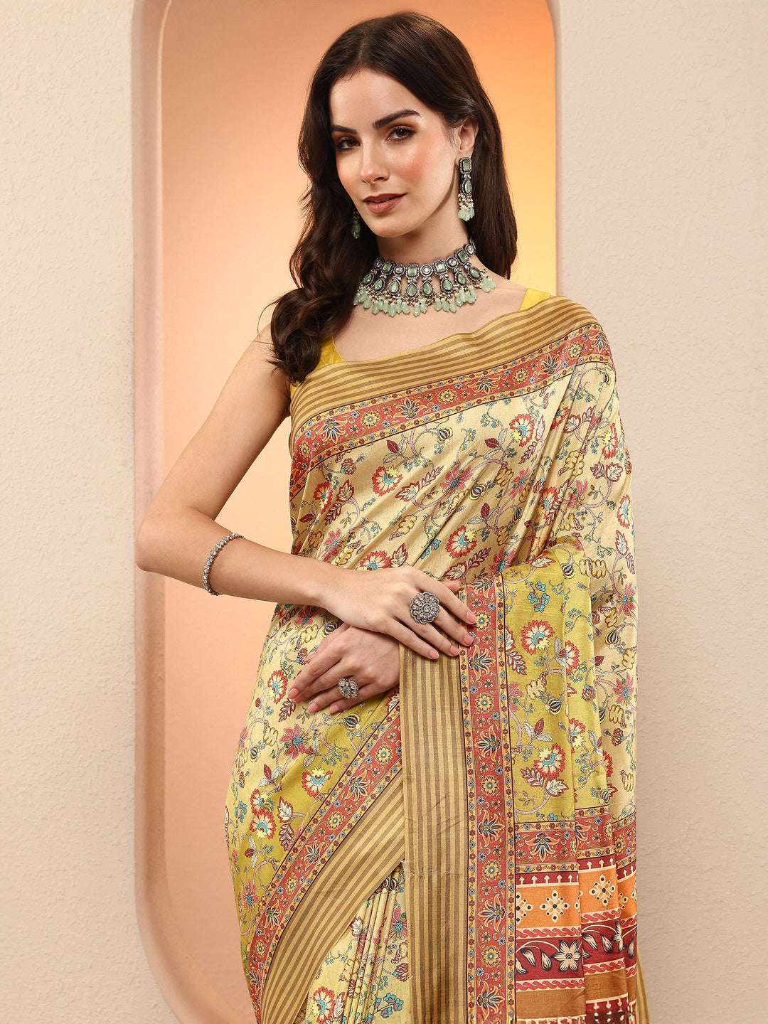 Green Printed Silk Blend Sarees With Unstitched Blouse Piece