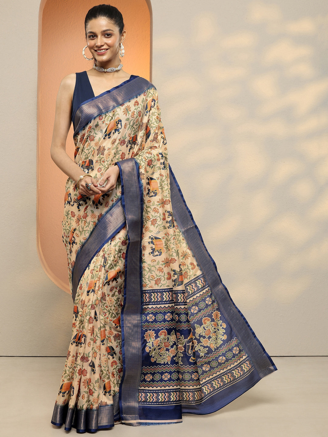 Beige Printed Silk Blend Saree With Unstitched Blouse Piece